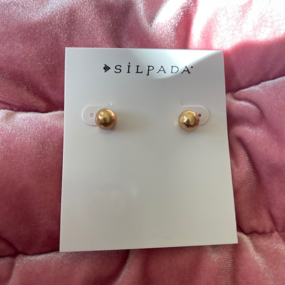 NWT unreleased Silpada hammered brass studs earrings